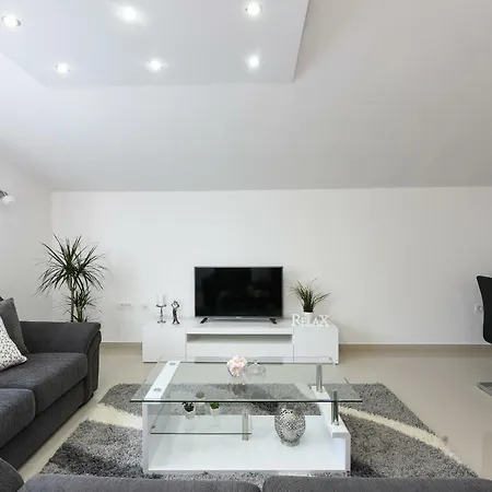 Appartement Monika - Private Terrace&parking *