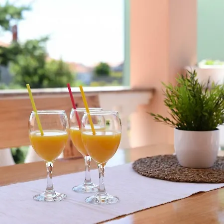 Monika - Private Terrace&parking
