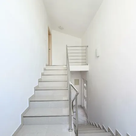 Monika - Private Terrace&parking Appartement Zadar