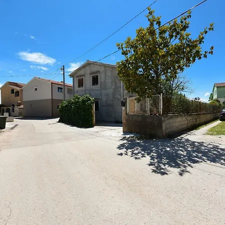 Apartment Monika - Private Terrace & Parking