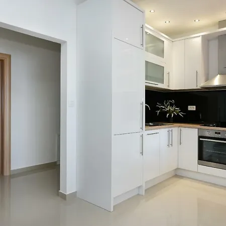 Apartment Monika - Private Terrace & Parking *