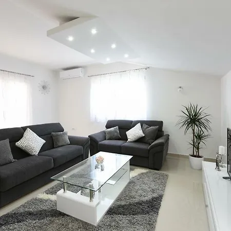 Appartement Monika - Private Terrace&parking
