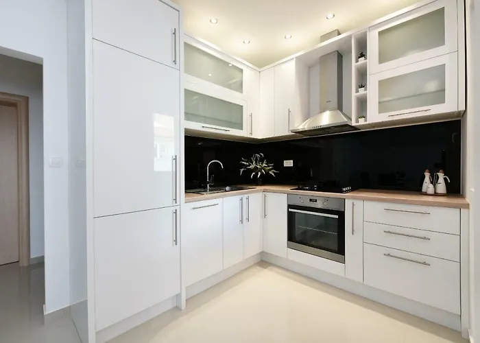 Monika - Private Terrace & Parking Апартаменты *