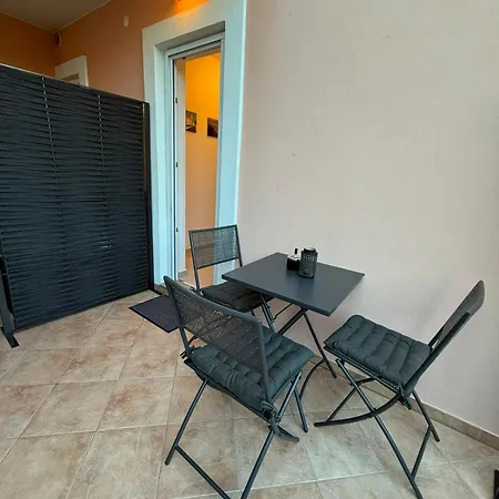 Monika - Private Terrace & Parking Lägenhet *