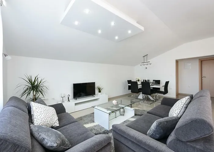 Lejlighed Monika - Private Terrace & Parking *